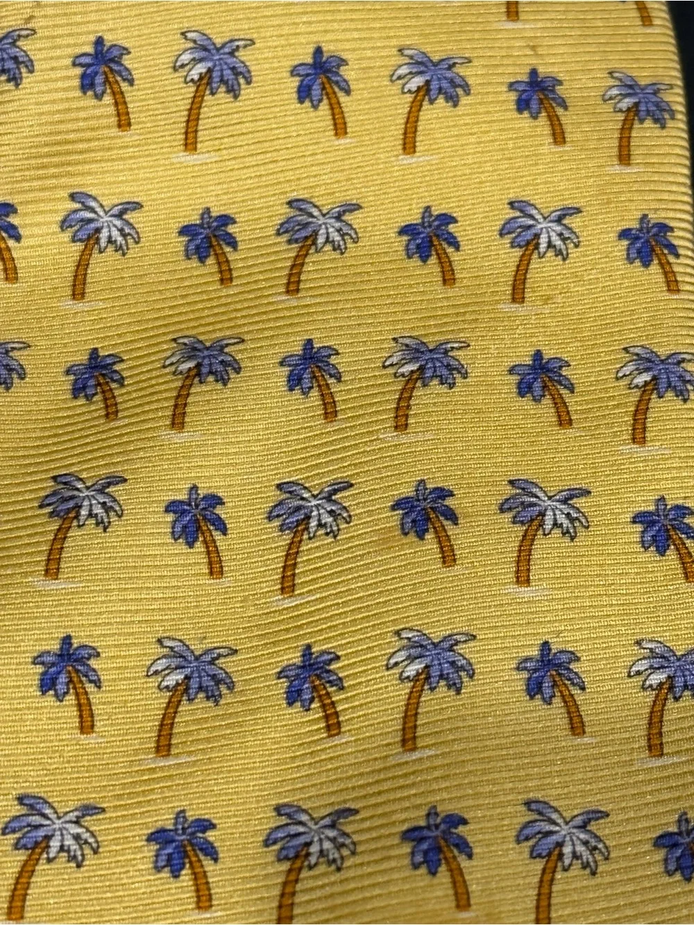 Tommy Hilfiger Yellow Palm Tree Pattern Men's Silk Tie: Made in USA 🇺🇸